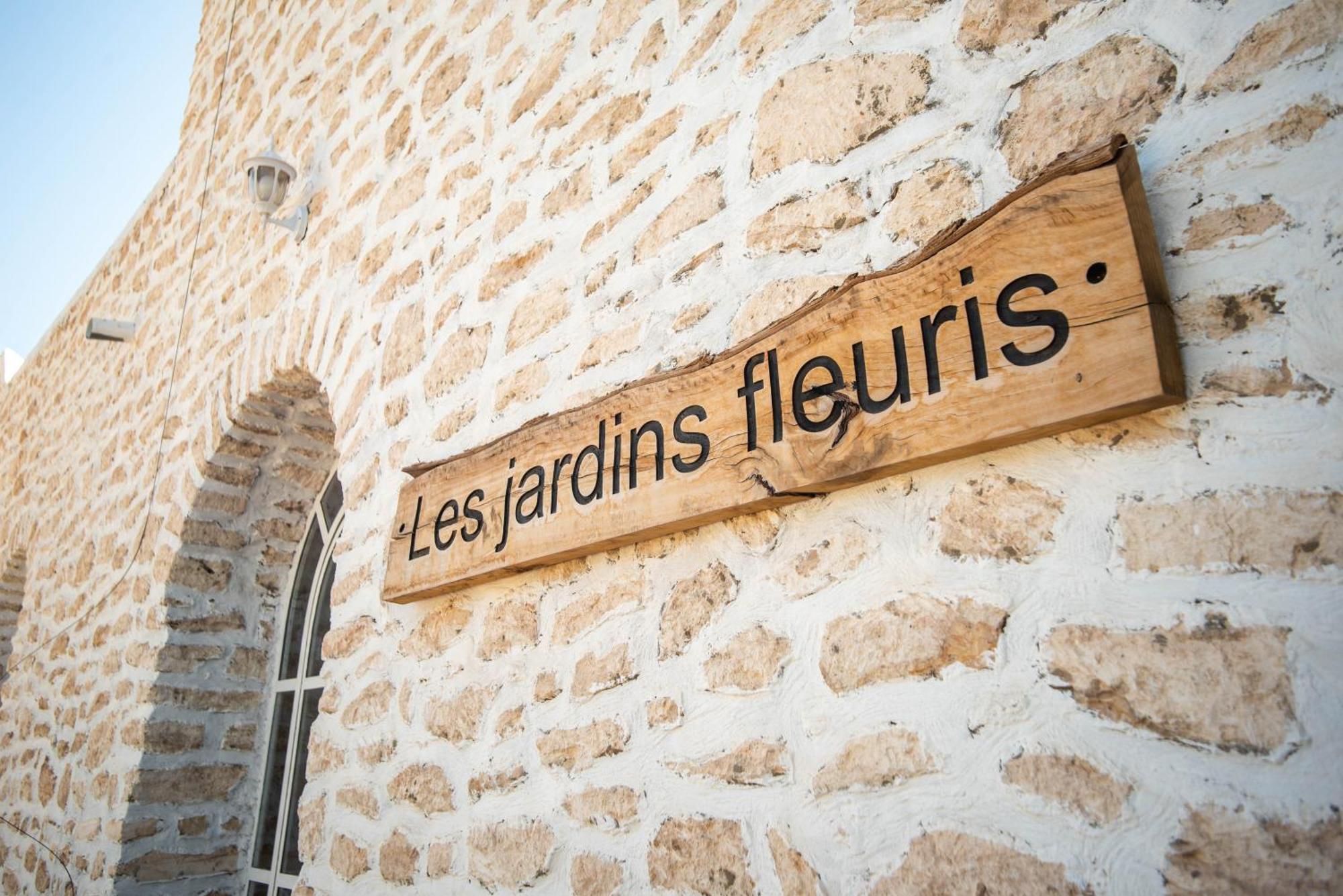 Villa Les Jardins Fleuris 4 Bedrooms 索维拉 外观 照片